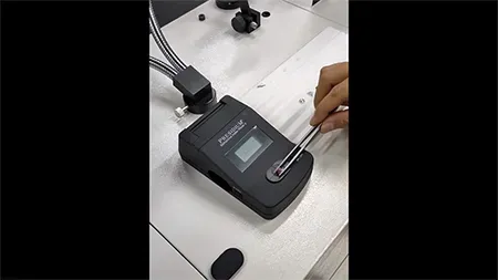 Operation of Digital Gem Refractometer